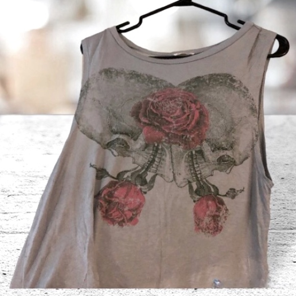 🌻- Cool 2Skulls w/ Roses Tank-